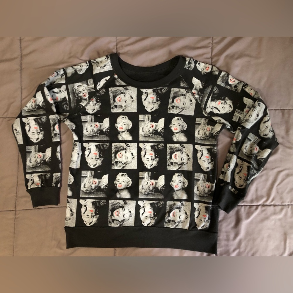 Marilyn Monroe Reversible Pullover Sweatshirt Bla… - image 6